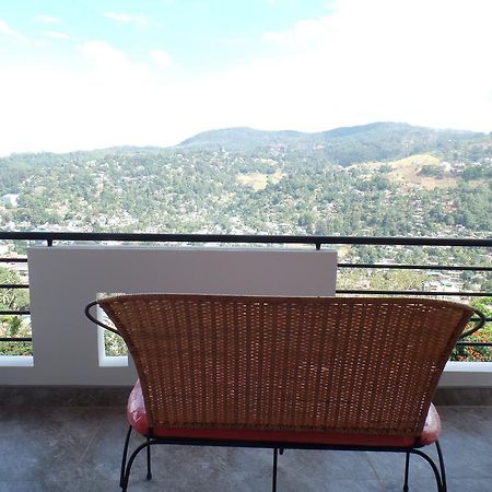 Kandyan Bluestar Villa Екстериор снимка