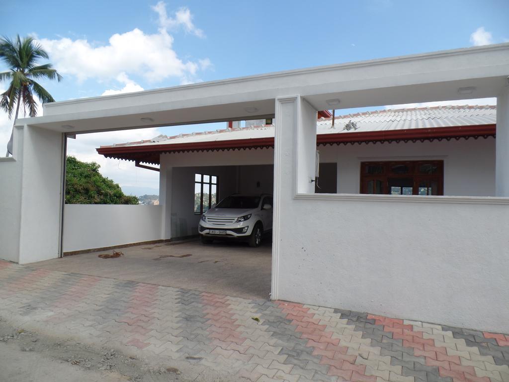 Kandyan Bluestar Villa Екстериор снимка