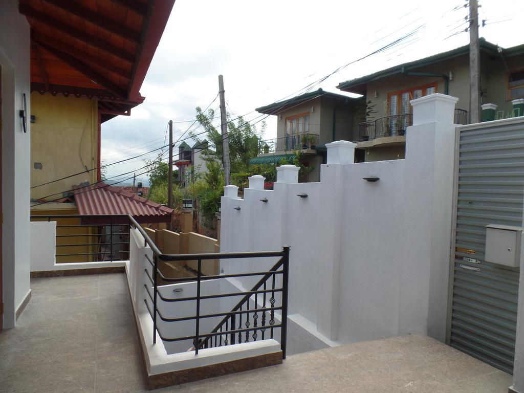 Kandyan Bluestar Villa Екстериор снимка