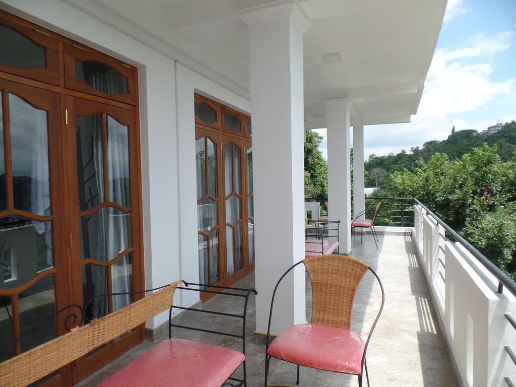 Kandyan Bluestar Villa Екстериор снимка