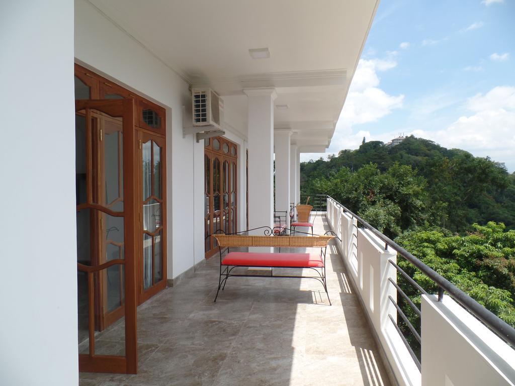 Kandyan Bluestar Villa Екстериор снимка