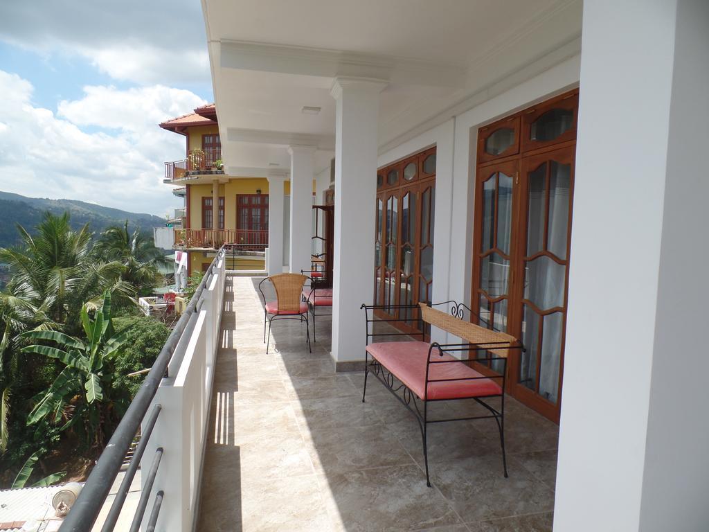 Kandyan Bluestar Villa Екстериор снимка