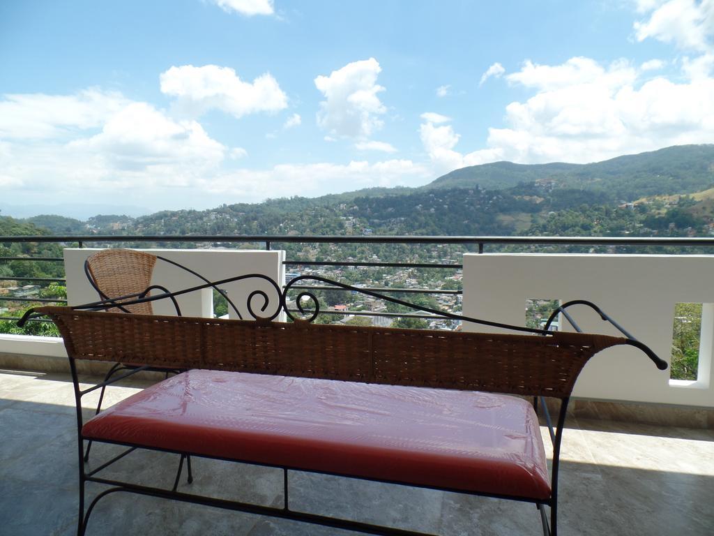 Kandyan Bluestar Villa Екстериор снимка